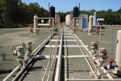 Investing in Oil and Gas: Spot Contracts vs Futures Contracts | Insights | DW Energy Group